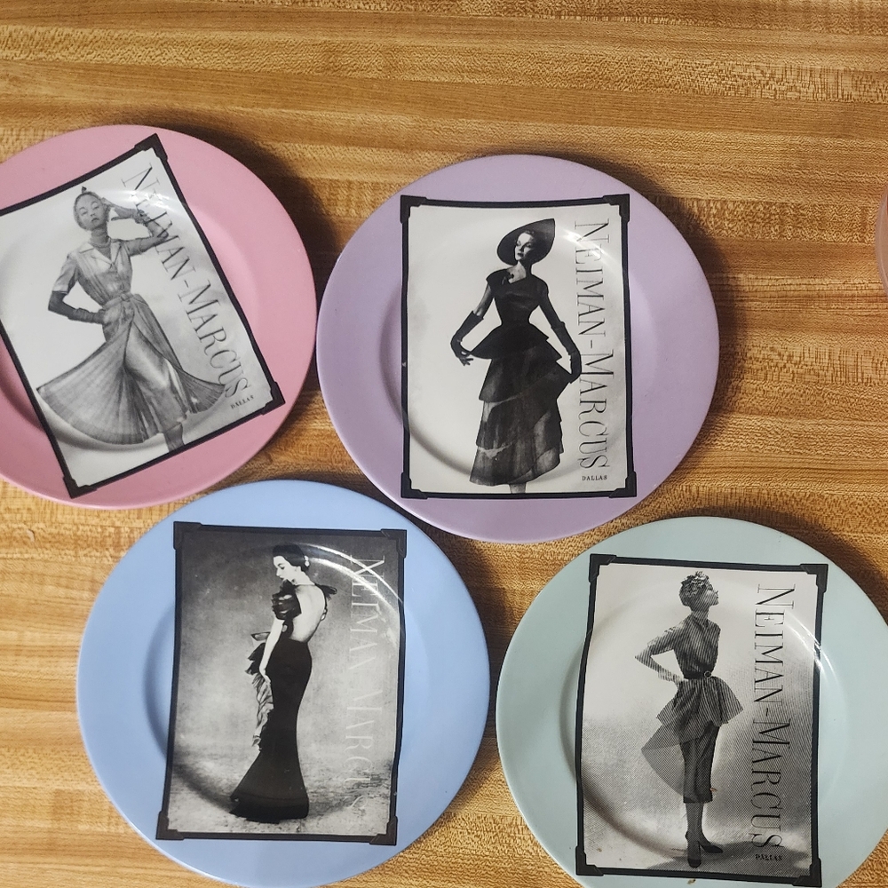 Limited Edition Set of 4 Neiman Marcus Dallas 8" Plates